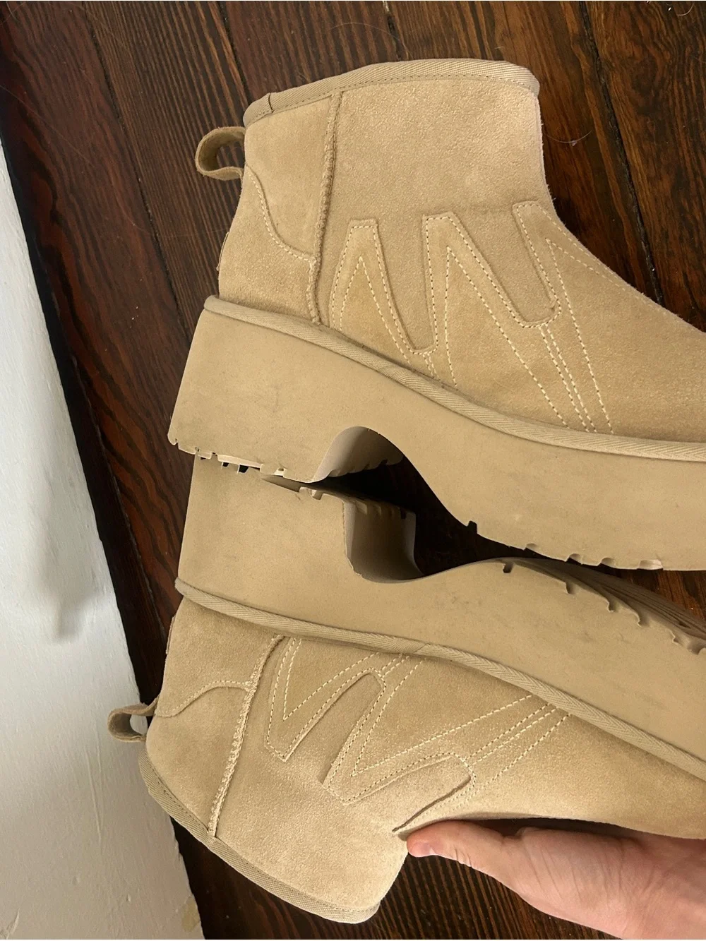UGG Women's Ultra Mini New Heights Sunwave boots size 12